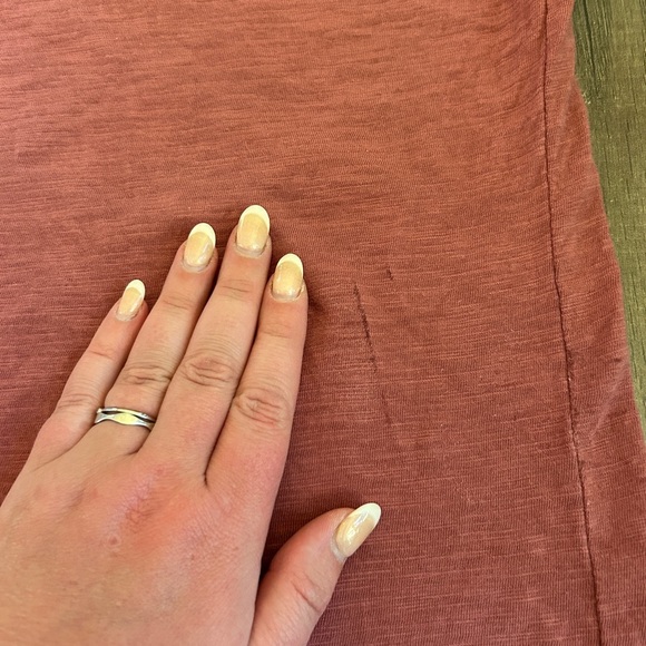 Gap Lived In T Shirt Size Small Curved Hem Short Sleeve - Picture 4 of 7